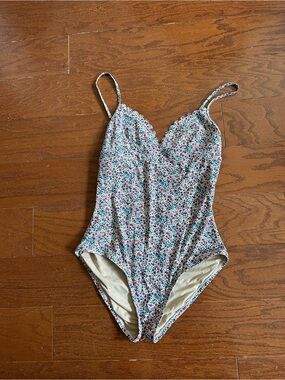 J Crew Vintage Style  Floral One-Piece Swimsuit size 6